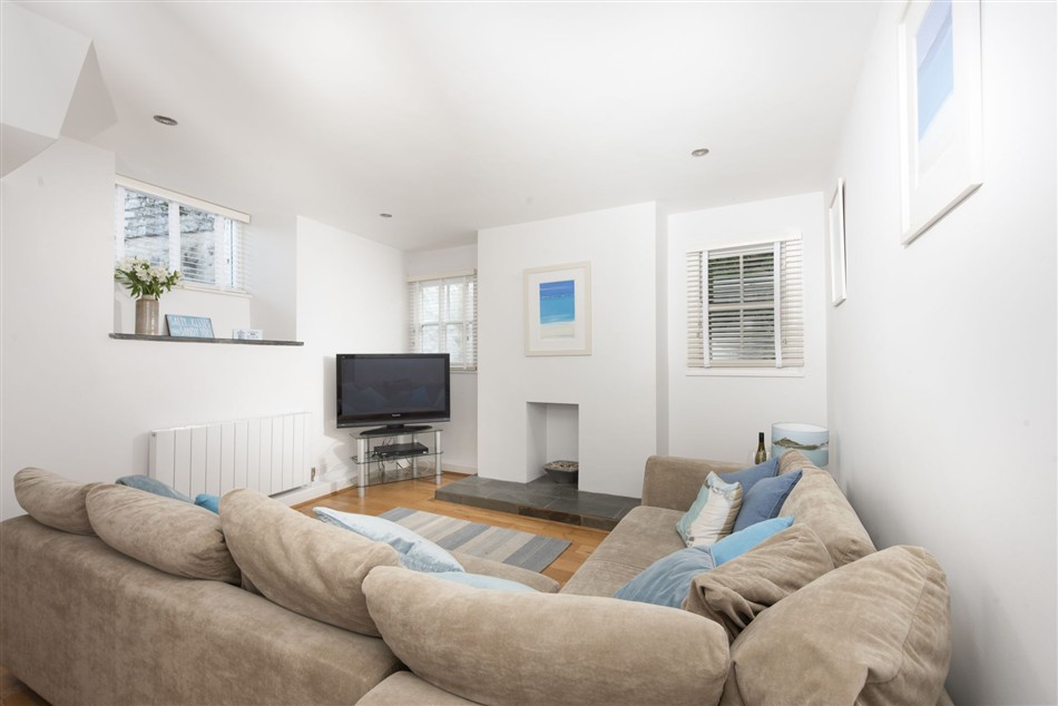 Living room in Salubrious Cottage, St Ives