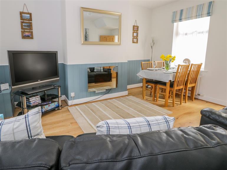 Living room in Sea Breakers Cottage, Filey