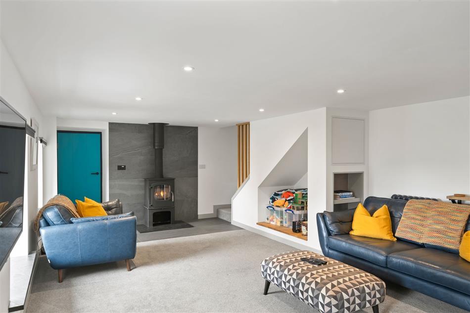 Stable Cottage in Watergate Bay, Cornwall with hot tub cottage