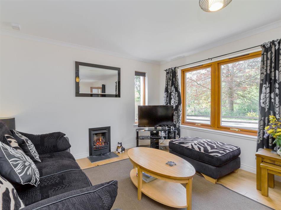 Teapot Cottage (Ref 26094) in Gairlochy cottage weekend and short