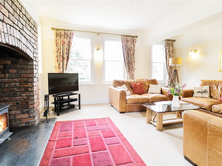 The Farm House (905599) in Glanrafon near Bala with hot tub sleeps 12