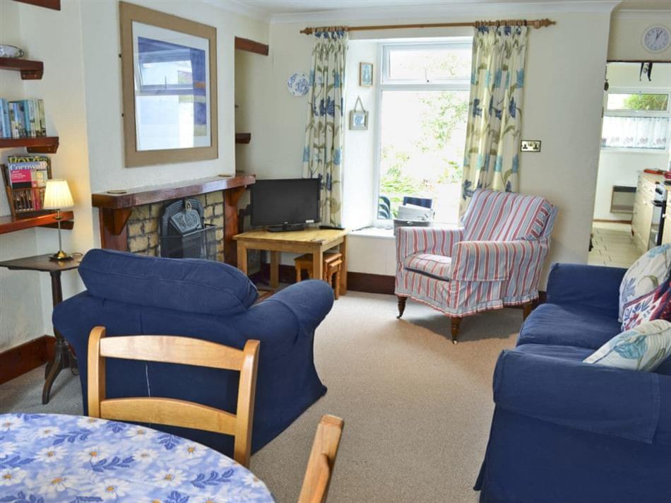 The Little Blue House (Ref 28640) in Penzance cottage weekend and