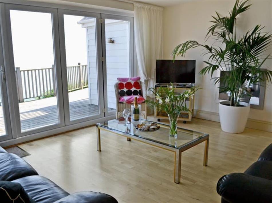 The Seahouse (Ref PFFS) in Sandgate, Hythe, Kent. cottage weekend