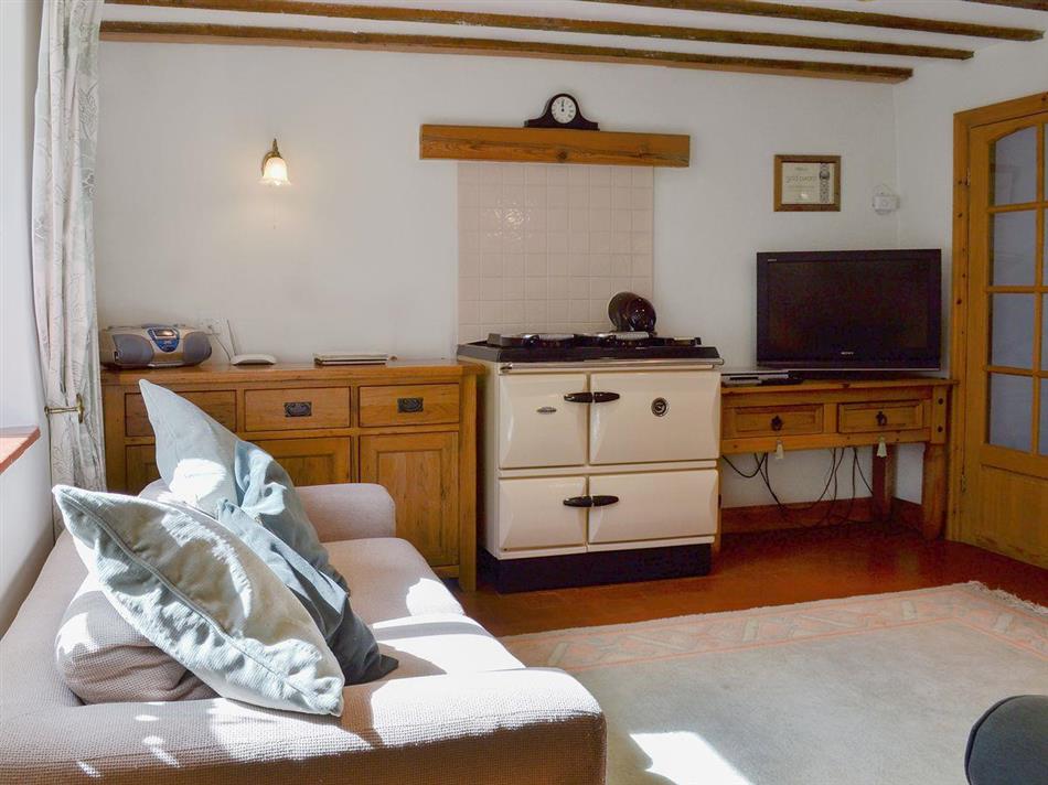 Woodhouse Cottage (Ref RWW2) in Dobshill, Nr Chester, Flintshire. Pet Friendly cottage