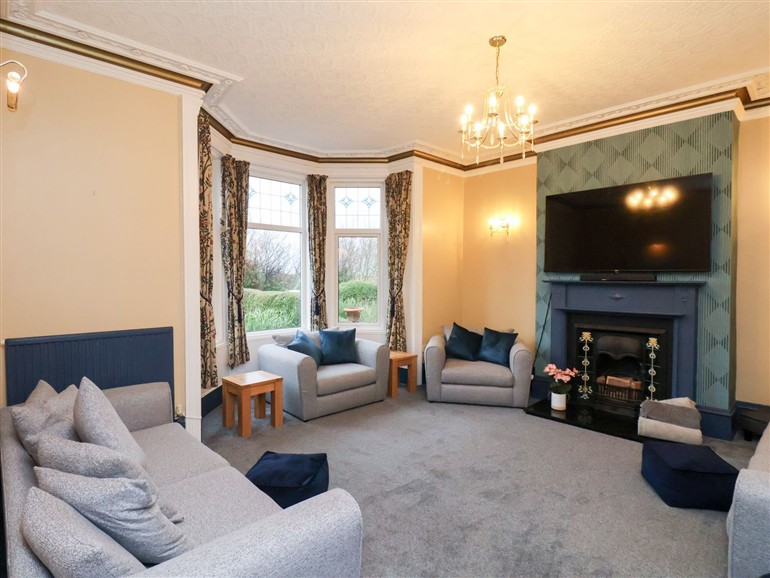 Kingfisher House In Staithes 1174094 Pet Friendly Sleeps 12 People kingfisher-house-in-staithes-1174094-pet-friendly-sleeps-12-people