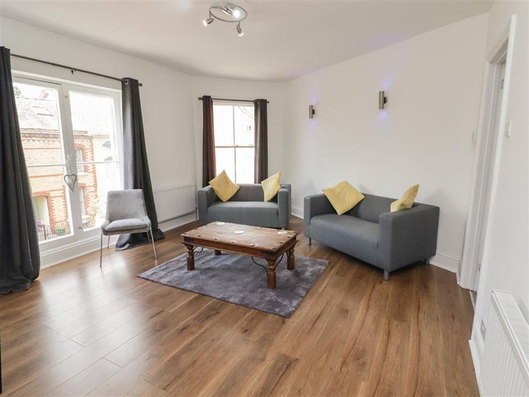 Leominster House (1060138) Pet Friendly in Llandrindod Wells sleeps 6