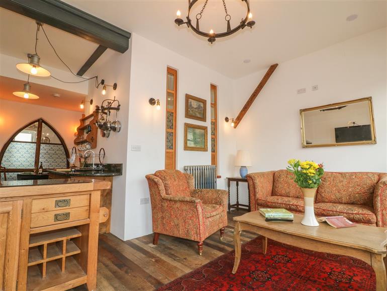 Oakdean Studio (1052638) Pet Friendly in Blakeney with hot tub sleeps