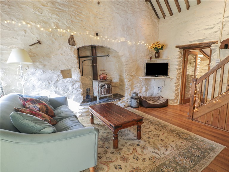 The living room at Old Ty’n Y Wern in Rhosygwalia near Bala