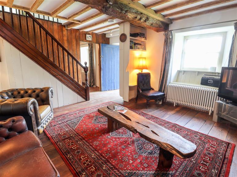 Pant Yr Iwrch (1050855) Pet Friendly in Llanbedr Y Cennin sleeps 6 people