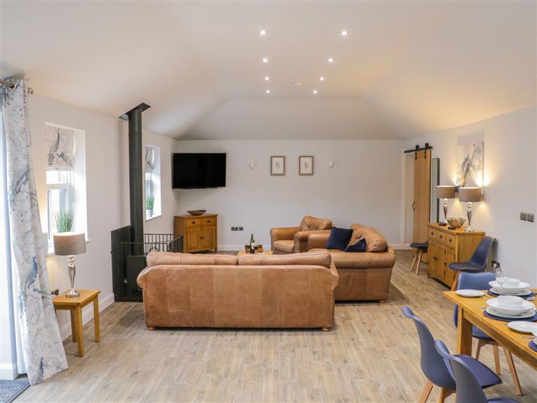 Peacocks Rest (1122778) Pet Friendly in Pocklington with hot tub sleeps 6 people