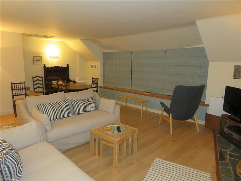 Quay Cottage (1071210) in Red Wharf Bay sleeps 6 people