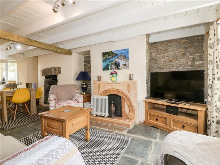 The living room at Shoemakers Cottage in Pelynt