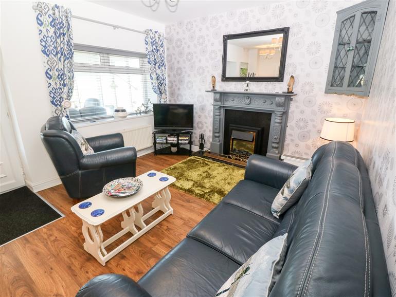 The living room at Trewan Cottage in Outskirts of Rhosneigr