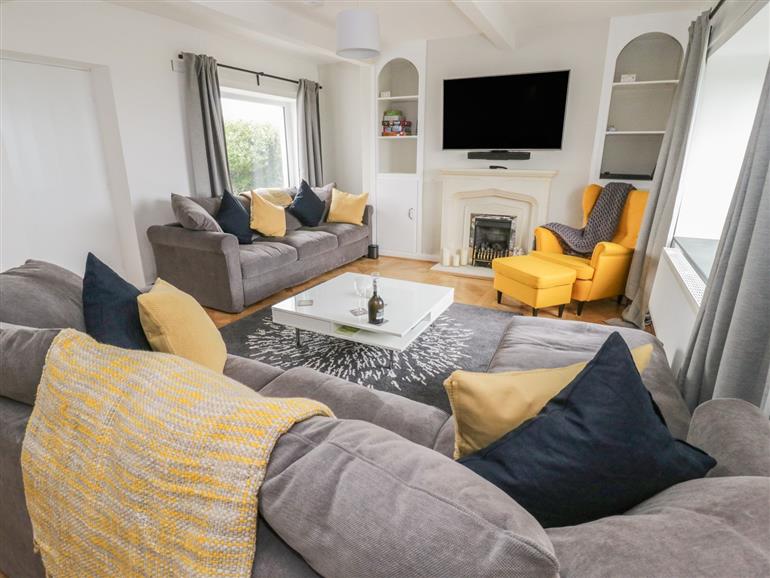 This is the living room at Tyn Y Berth in Benllech