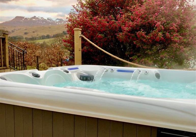 Ardchyle House in Killin (1110785) Pet Friendly with hot tub - sleeps 7 ...